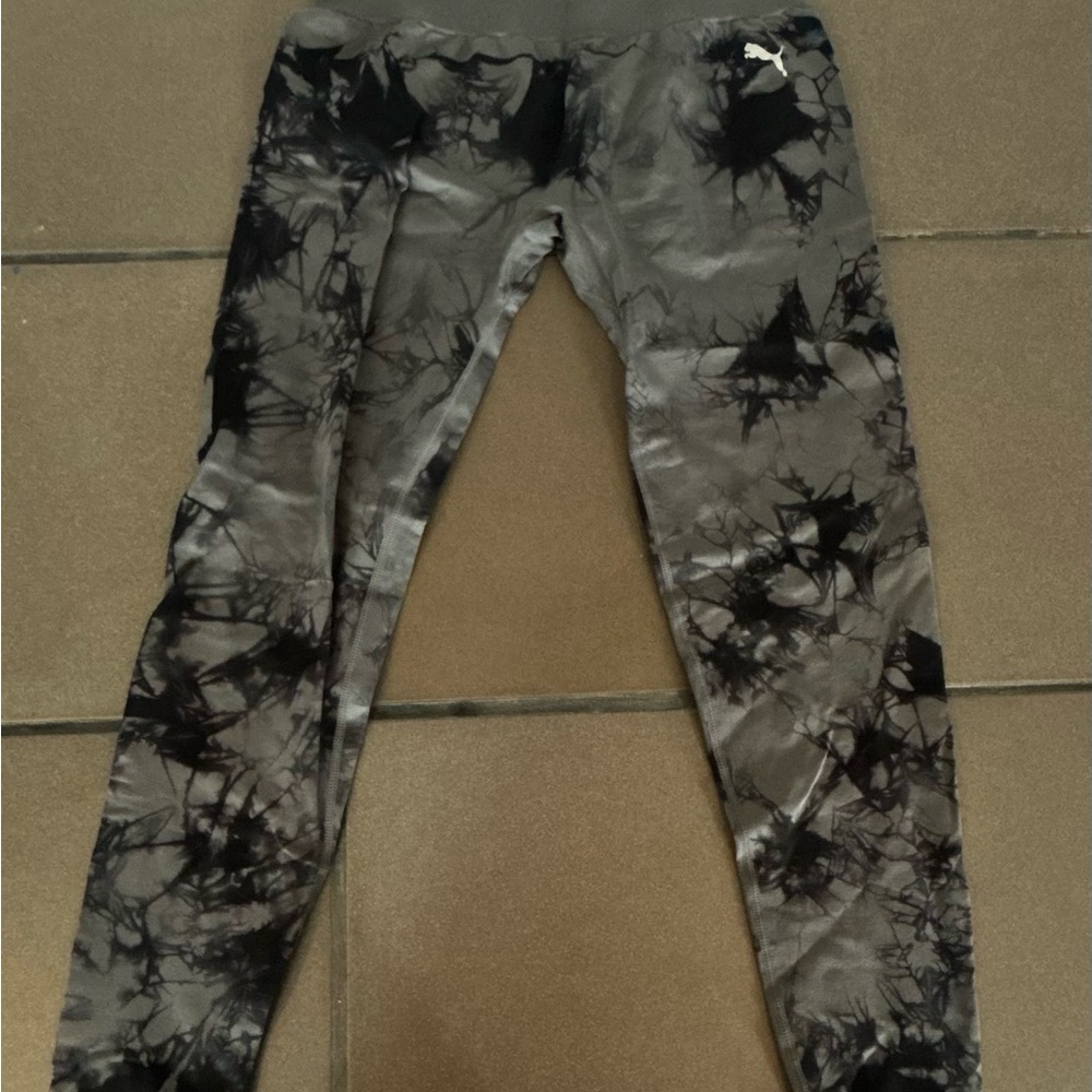 PUMA Women's Gray & Black Tie-Dye Leggings